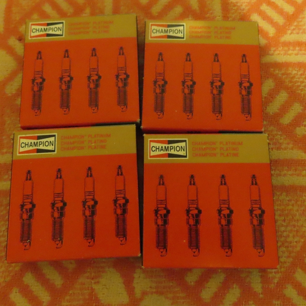 Spark Plug Champion Spark Plug 3570 X4 boxes